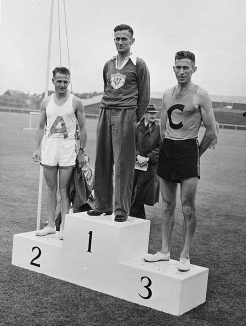 Jogging — gallery image