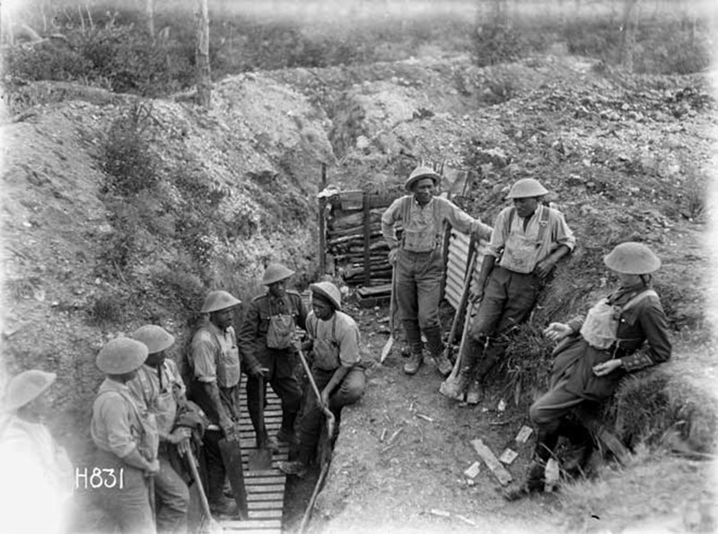 Trench warfare & Maori Pa — Unknown